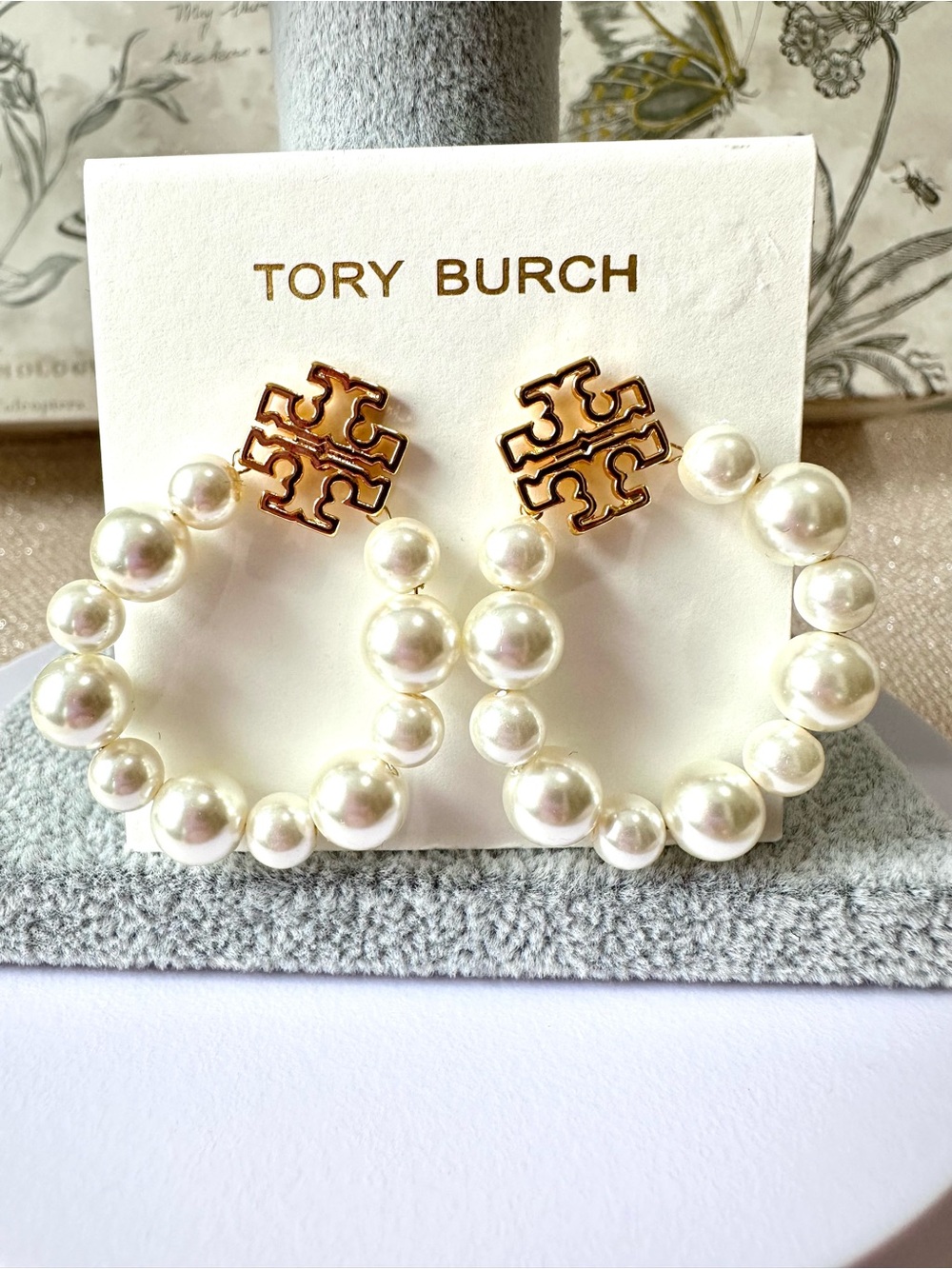Tory Burch Gold Double T Logo Pearl Hoop Earrings - Cream Pearls - Picture 2 of 7